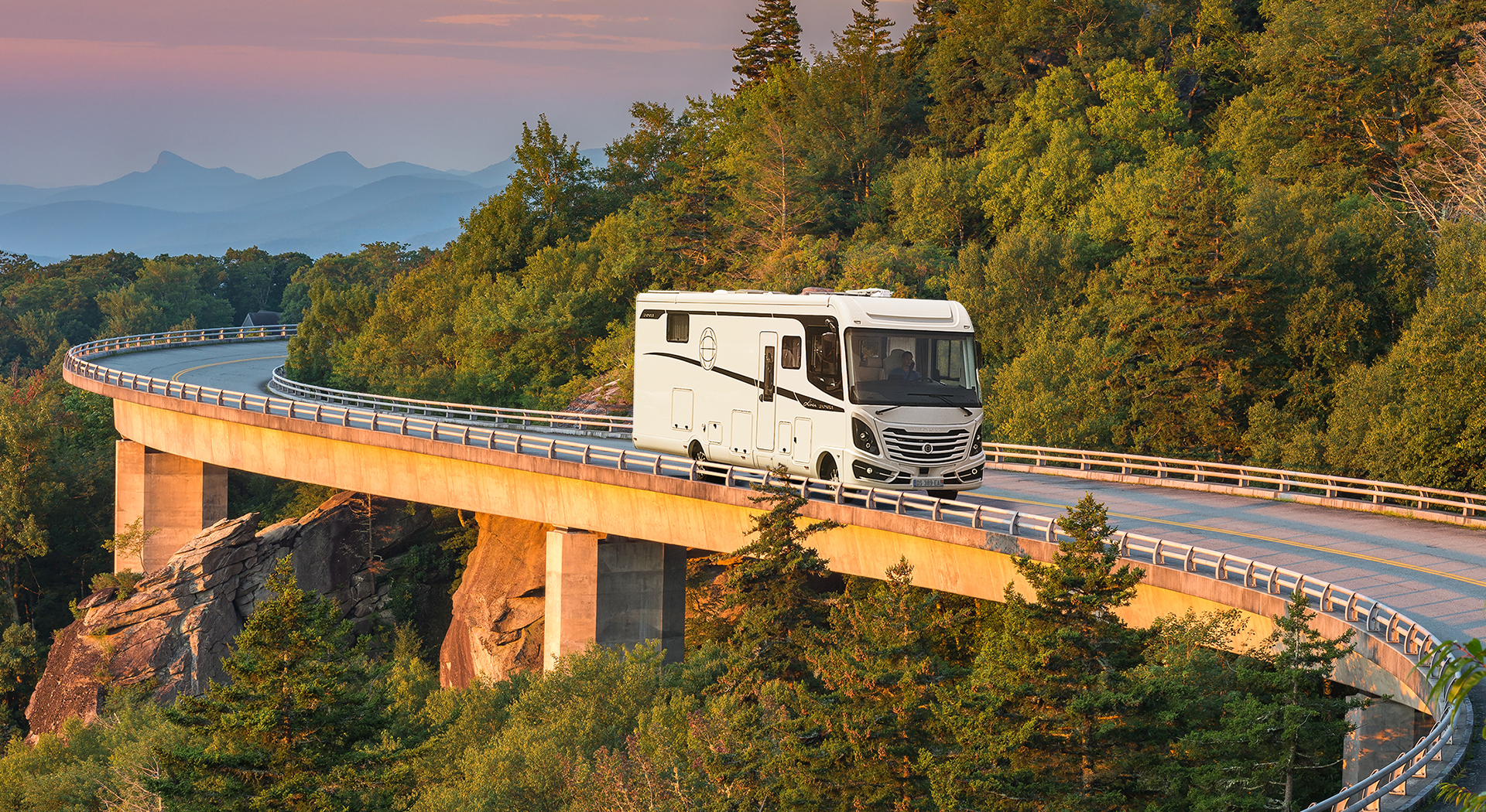 Nouveau Liner 7t5 camping-car-francais-le-voyageur