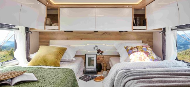 chambre lits jumeaux camping car le voyageur